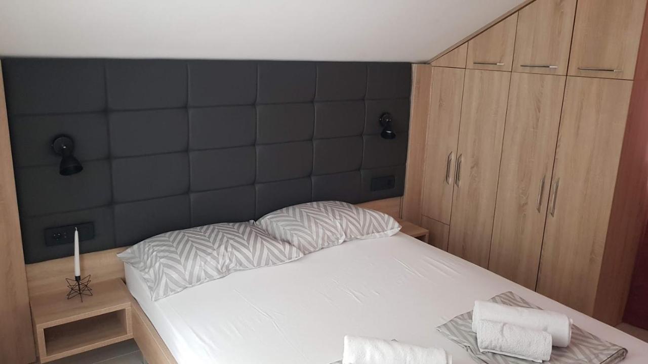 Elizabeta Deluxe Rooms Biograd Na Moru Exterior foto