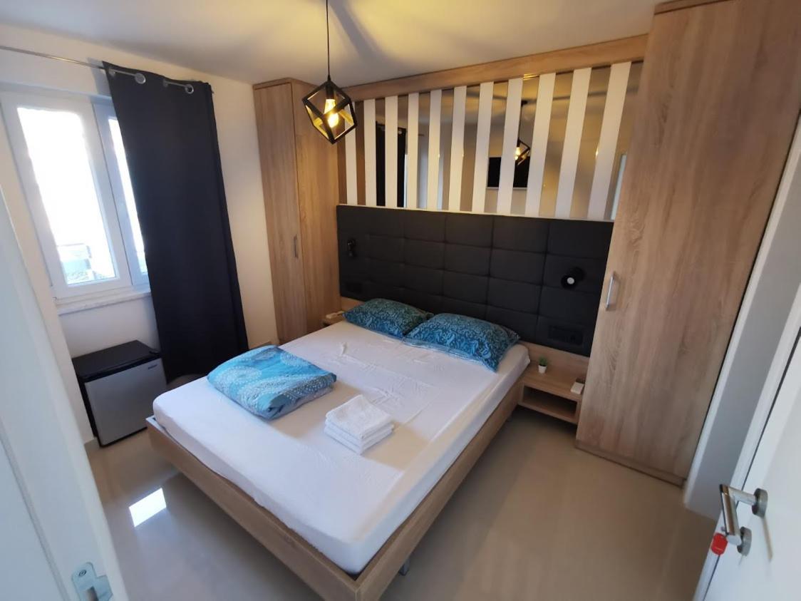 Elizabeta Deluxe Rooms Biograd Na Moru Exterior foto