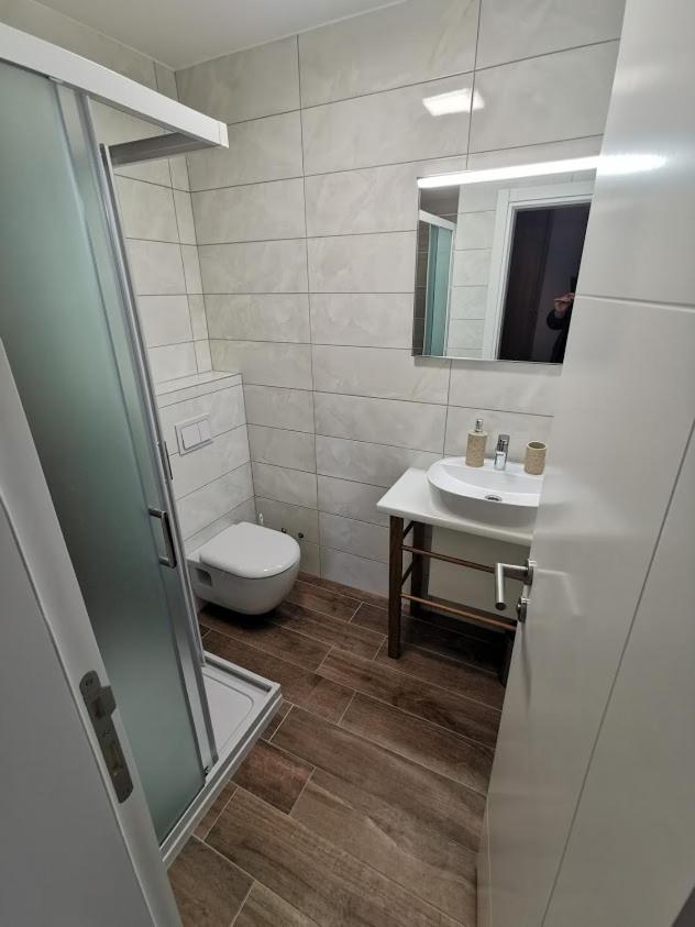 Elizabeta Deluxe Rooms Biograd Na Moru Exterior foto