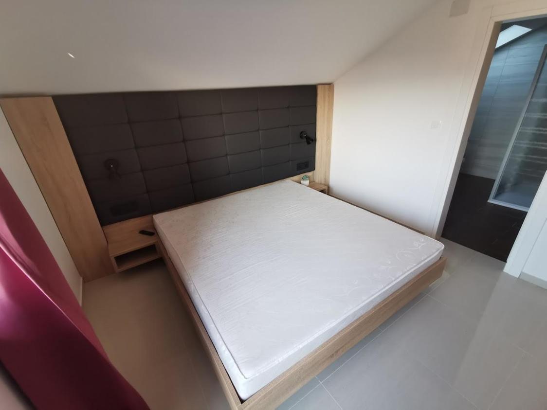 Elizabeta Deluxe Rooms Biograd Na Moru Exterior foto
