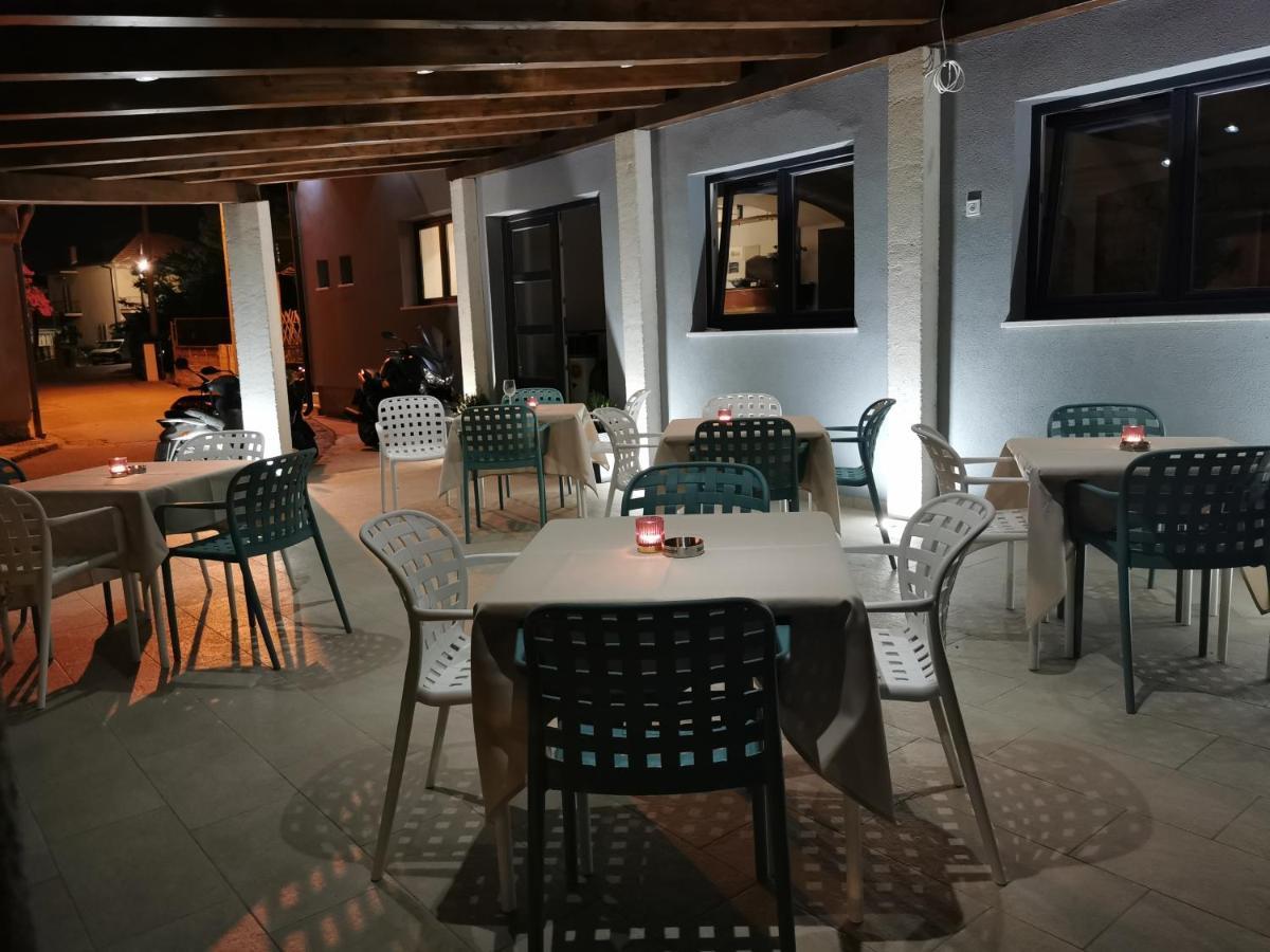 Elizabeta Deluxe Rooms Biograd Na Moru Exterior foto