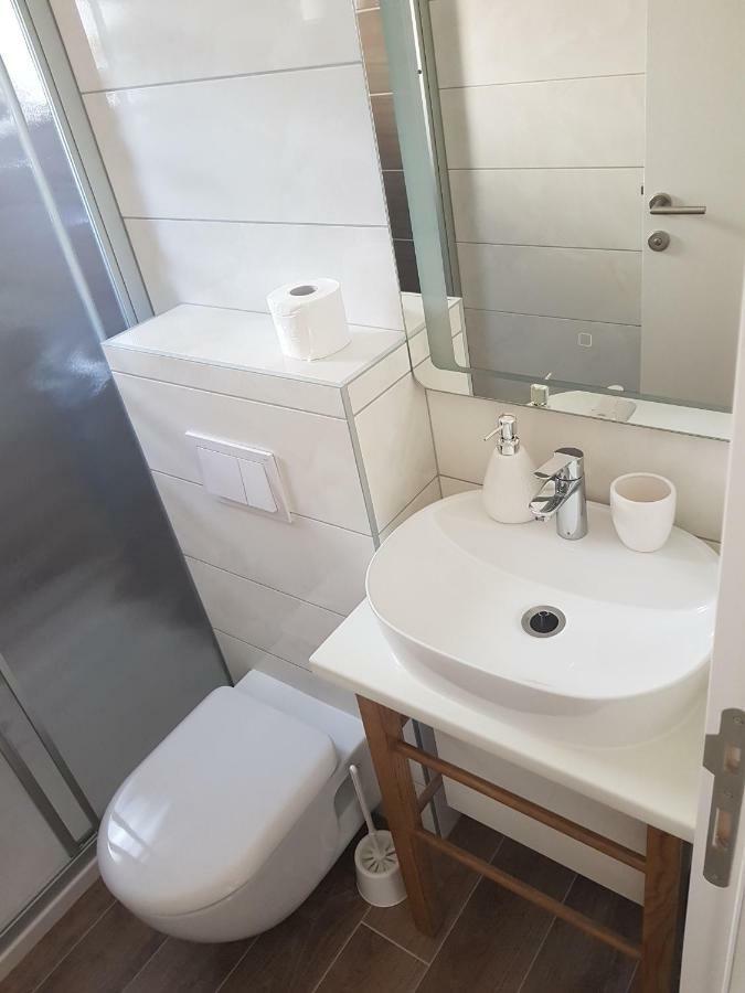 Elizabeta Deluxe Rooms Biograd Na Moru Exterior foto