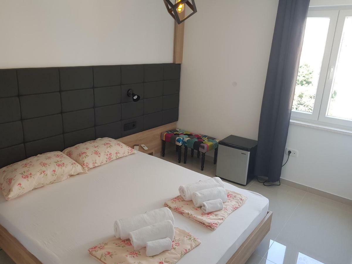 Elizabeta Deluxe Rooms Biograd Na Moru Exterior foto