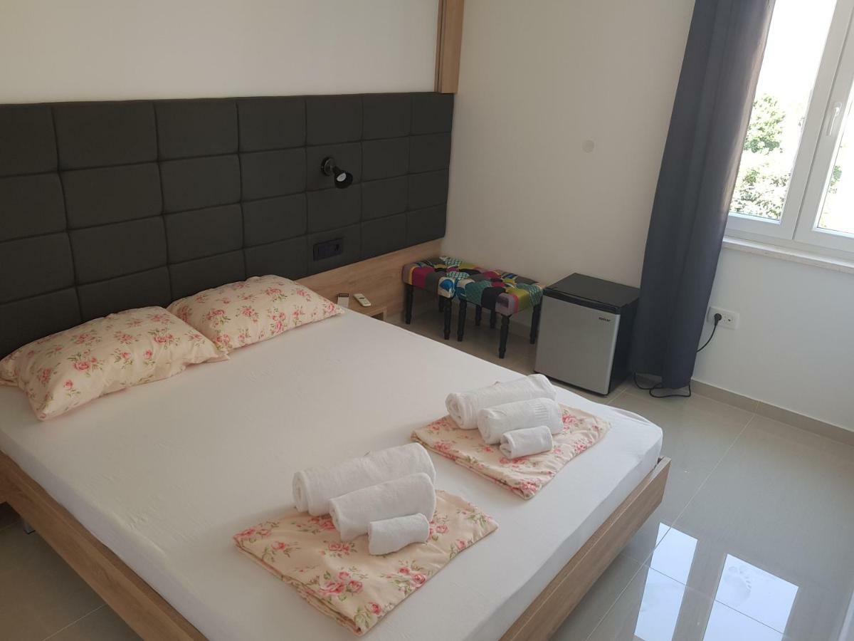 Elizabeta Deluxe Rooms Biograd Na Moru Exterior foto